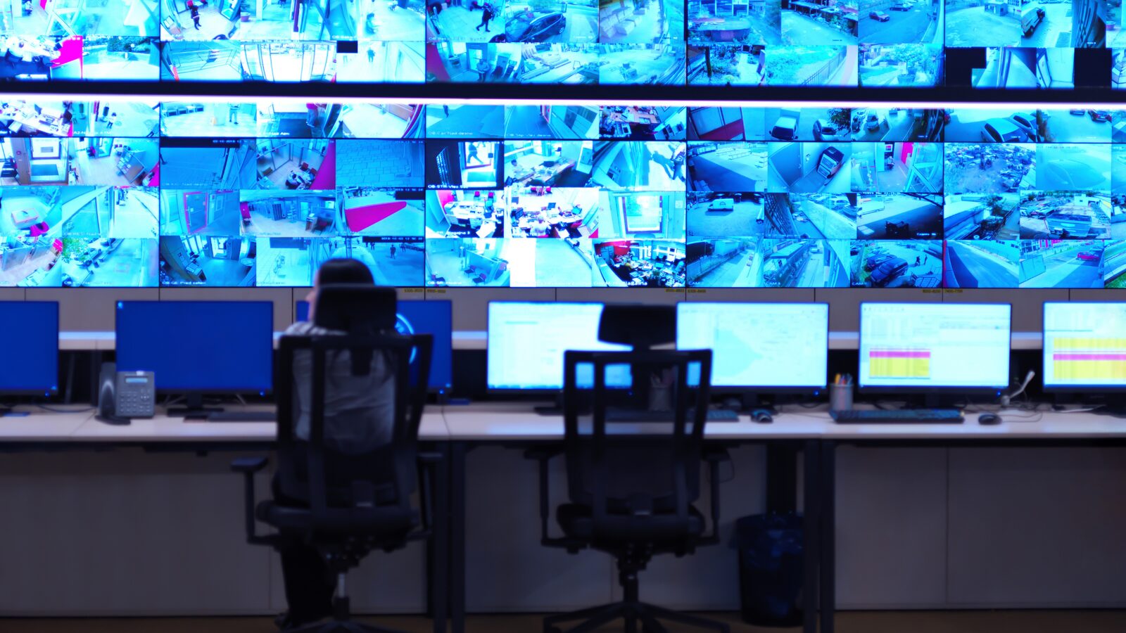 A monitoring suite with multiple live screens
